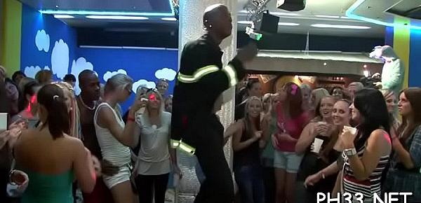 Beauties wants to fuck the army dancer